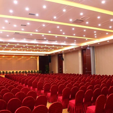 New Beacon Runfeng International Hotel Ухань Экстерьер фото