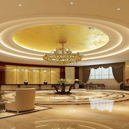New Beacon Runfeng International Hotel Ухань Экстерьер фото
