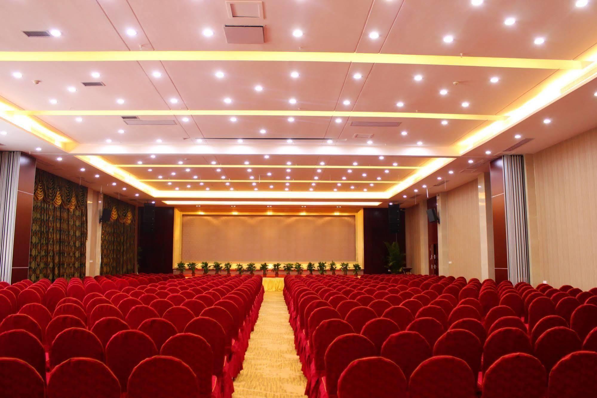 New Beacon Runfeng International Hotel Ухань Экстерьер фото