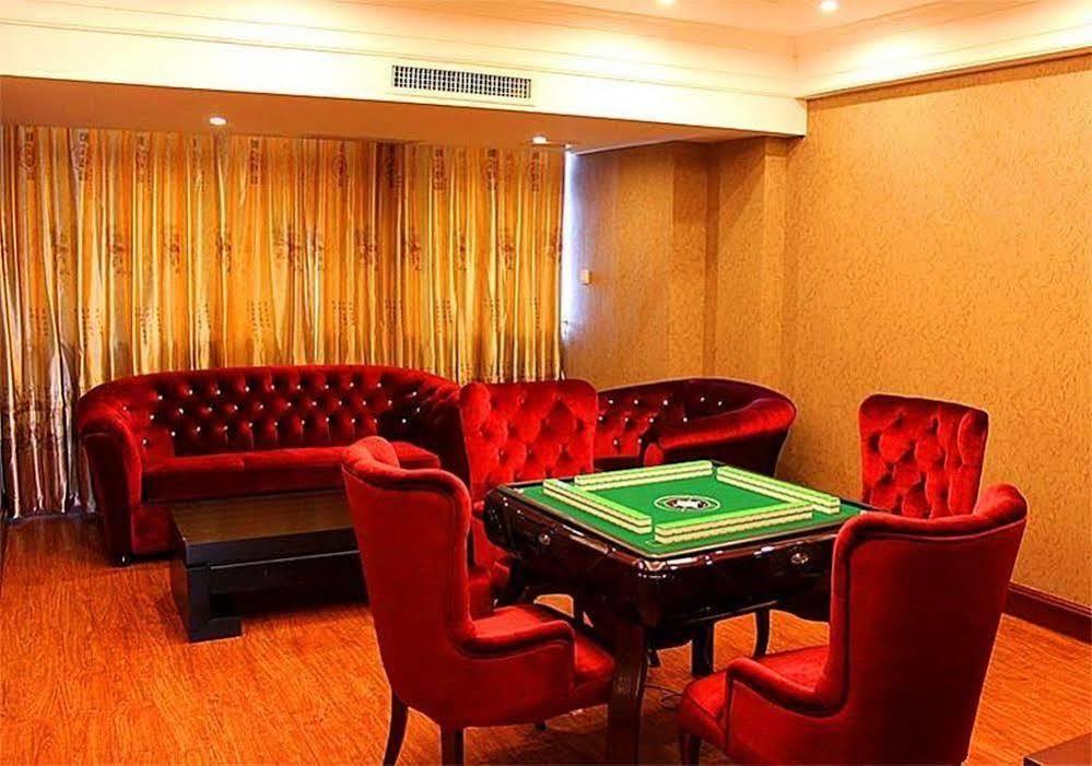 New Beacon Runfeng International Hotel Ухань Экстерьер фото