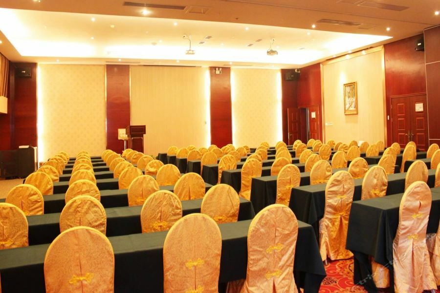 New Beacon Runfeng International Hotel Ухань Экстерьер фото